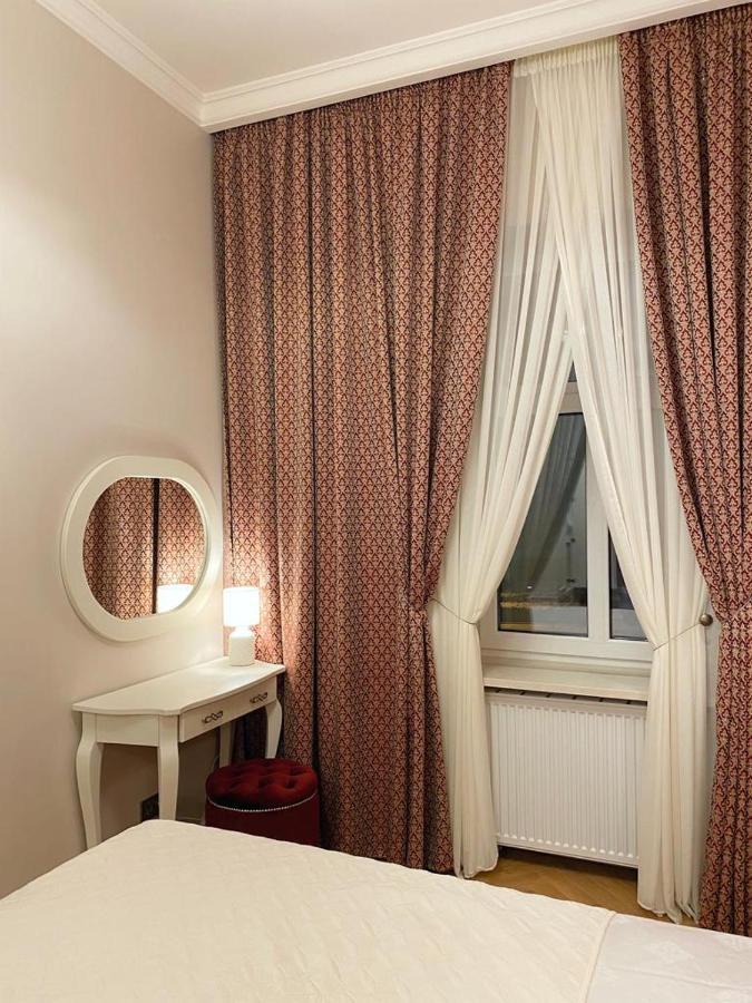 Grand De Luxe Residence Lviv Exterior foto